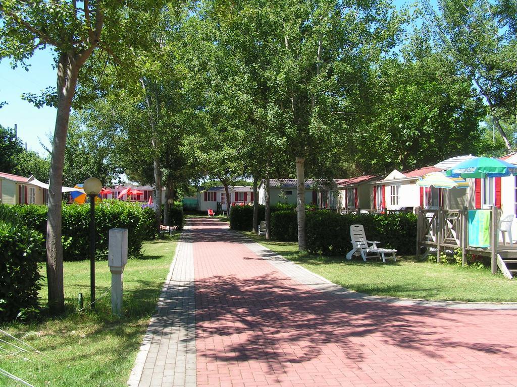 Camping Villaggio Italgest SantʼArcangelo Exteriör bild