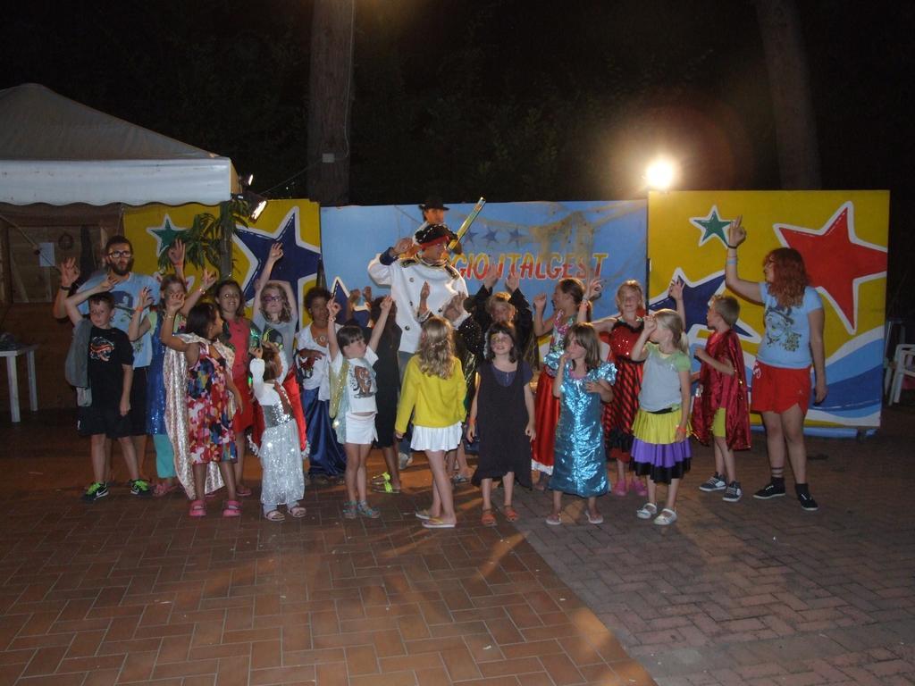 Camping Villaggio Italgest SantʼArcangelo Exteriör bild